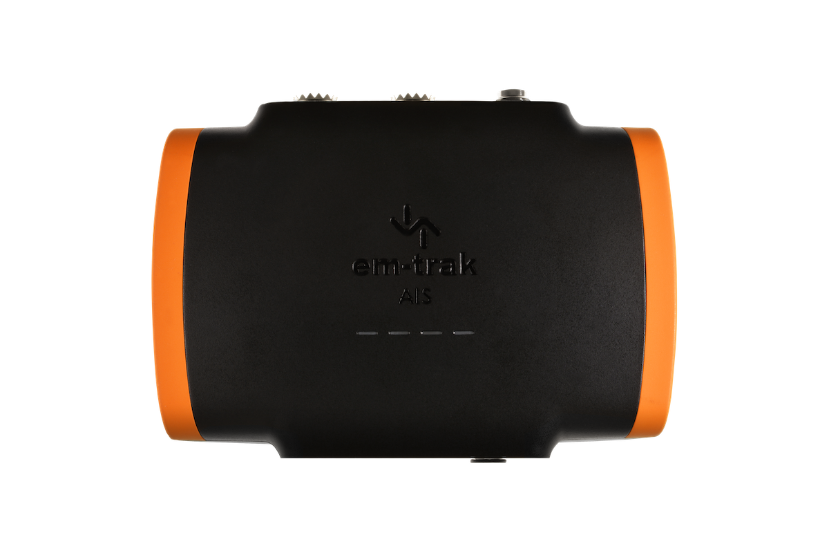 em-trak B954 AIS Transceiver Klasse B - SOTDMA mit Splitter WiFi BT Front